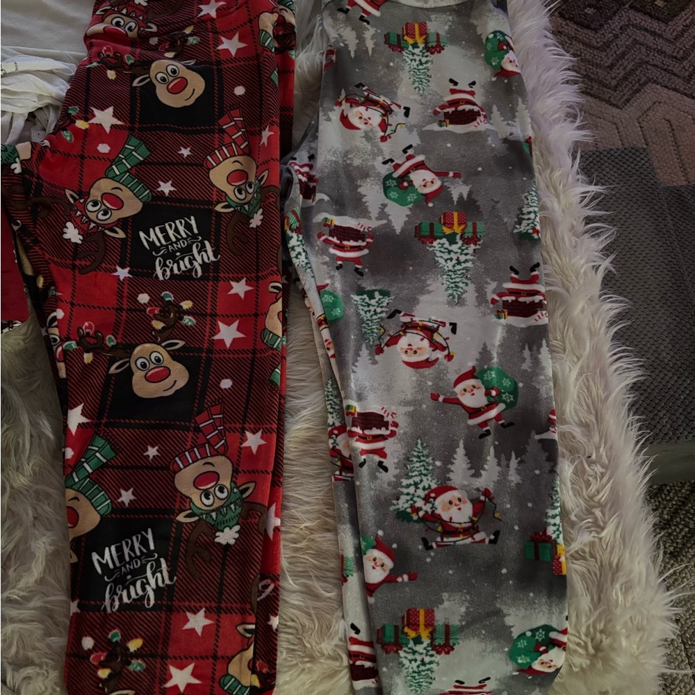 No Boundaries Red and Gray Holiday Leggings